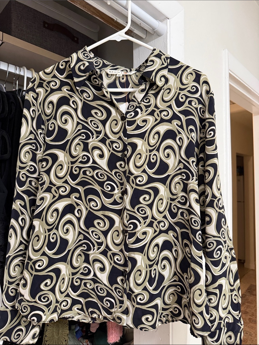 Max Studio- Retro Black & Cream Swirl 100% Silk Button-Up Blouse